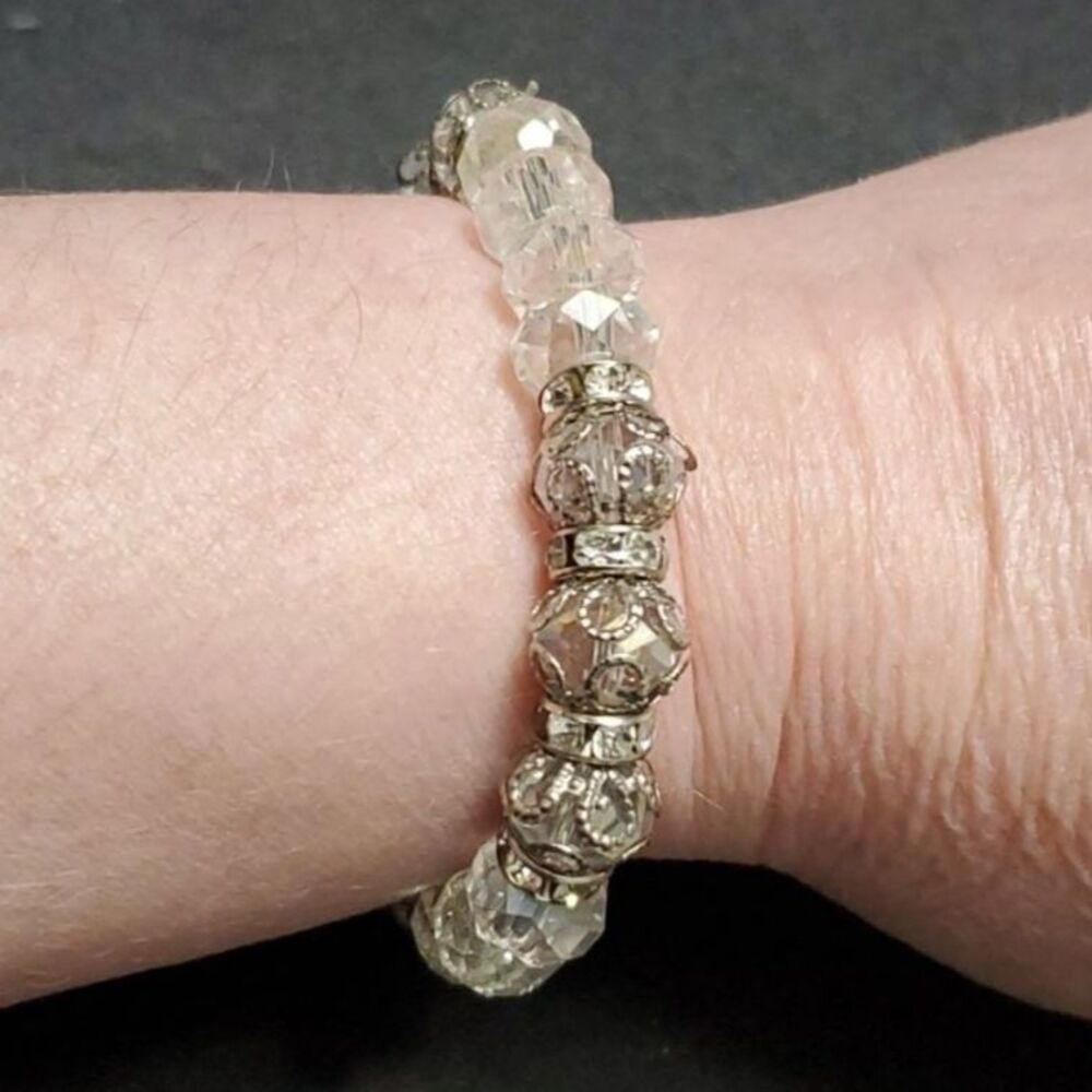 Silver tone sparkly beaded bracelet 6.5"
